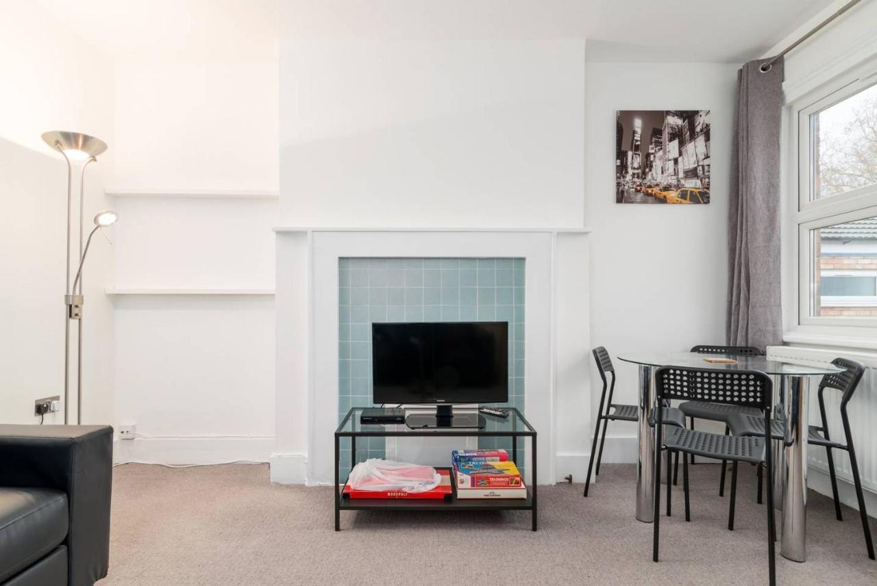 Guestready - Modern 2-Bed For 4 In Golders Green! 런던 외부 사진